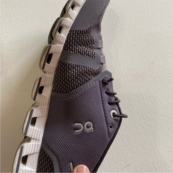 On Running - Picture 4 of 7